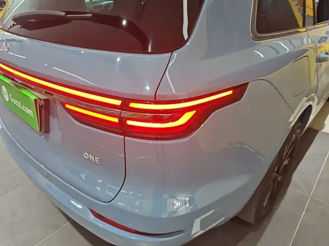 Li Auto ONE — Фото автомобиля 7