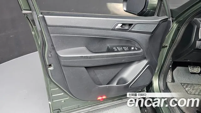 KG_Mobility_Ssangyong Rexton Новый Rexton Sport Khan Дизель 2.2 4WD — Фото автомобиля 24