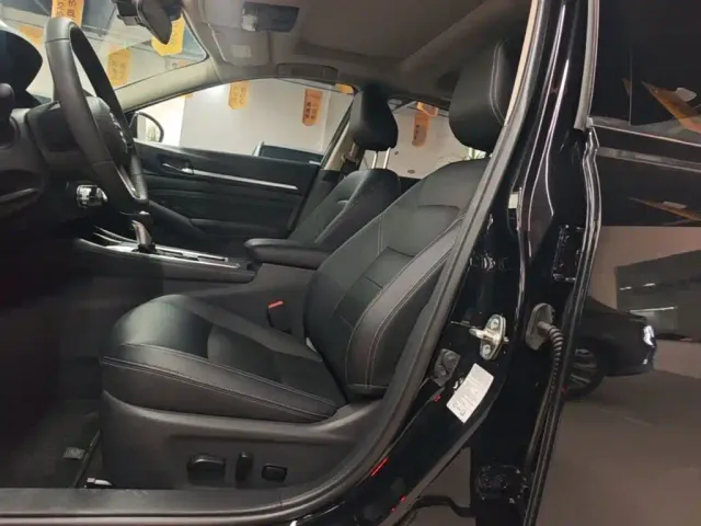 Nissan Teana — Фото автомобиля 14