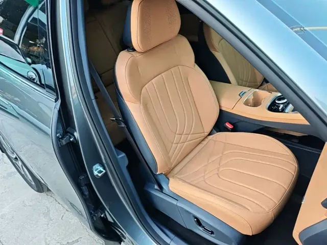 Geely Galaxy Starship 7 EM-i — Фото автомобиля 24