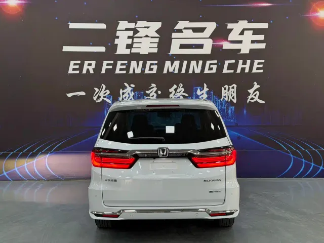 Honda Elysion — Фото автомобиля 5