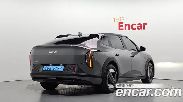 Kia EV4 — Фото автомобиля 2
