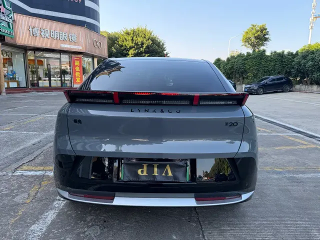 Lynk & Co Z20 — Фото автомобиля 8
