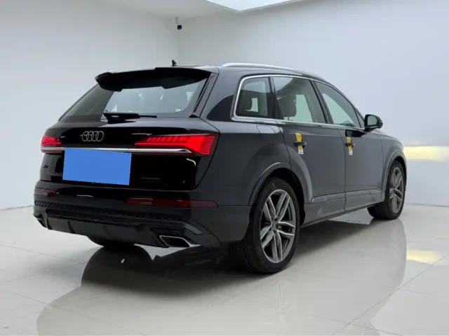 Audi Q7 — Фото автомобиля 17