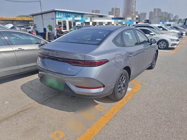 BYD Qin PLUS — Фото автомобиля 6