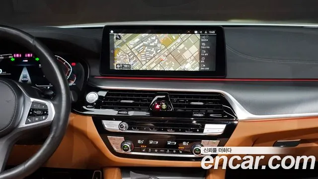 BMW 5 Series G30 — Фото автомобиля 20