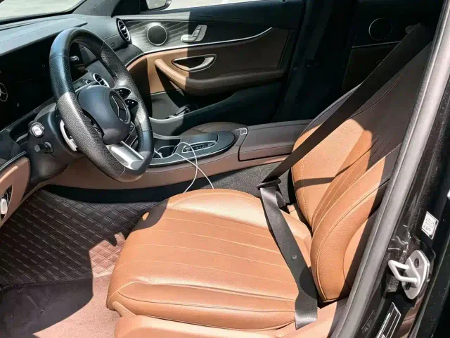 Mercedes-Benz E-Class — Фото автомобиля 8