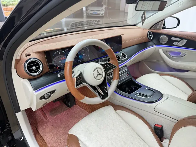 Mercedes-Benz E-Class — Фото автомобиля 13
