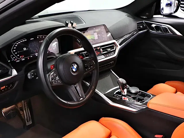 BMW M4 — Фото автомобиля 11