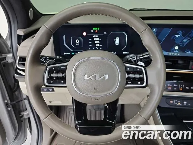 Kia Carnival Generation 4 — Фото автомобиля 9