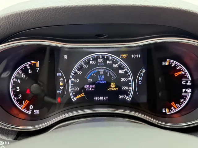 Jeep Grand Cherokee — Фото автомобиля 16