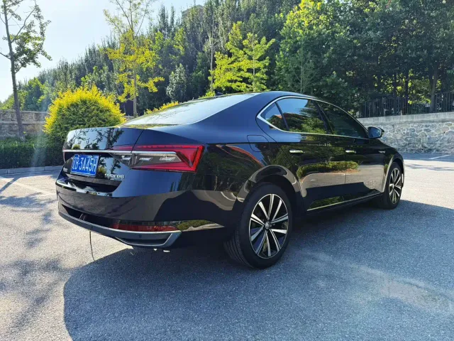 Skoda Superb — Фото автомобиля 6