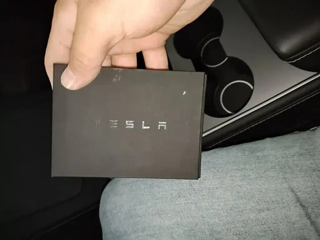 Tesla Model Y — Фото автомобиля 8