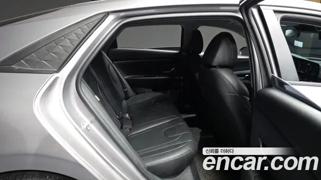 Hyundai AVANTE Новый Avante (CN7) — Фото автомобиля 12