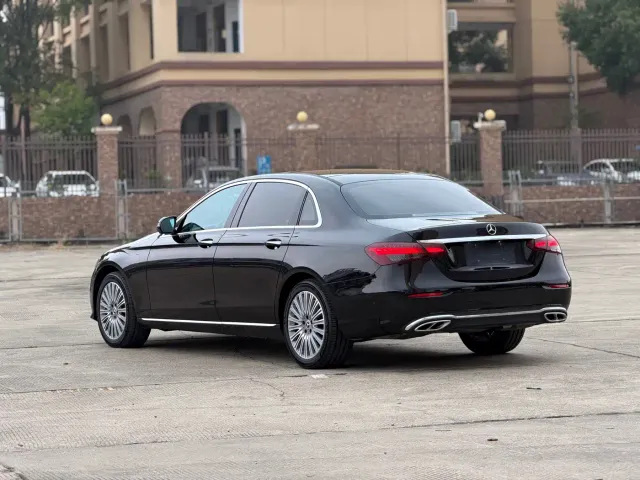 Mercedes-Benz E-Class — Фото автомобиля 10