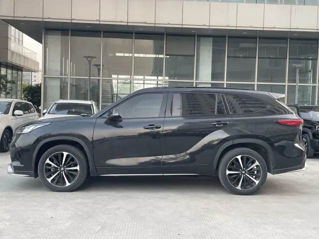 Toyota Crown Kluger — Фото автомобиля 3