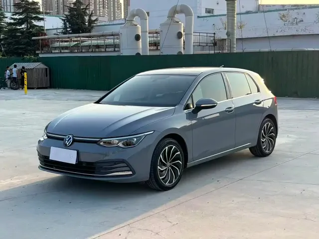 Фотография автомобиля — Volkswagen Golf