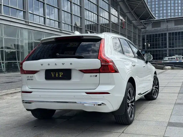Volvo XC60 — Фото автомобиля 5