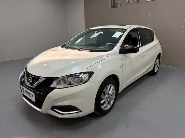 Фотография автомобиля — Nissan Tiida