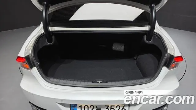 Hyundai Grandeur Grandeur (New) Hybrid — Фото автомобиля 23