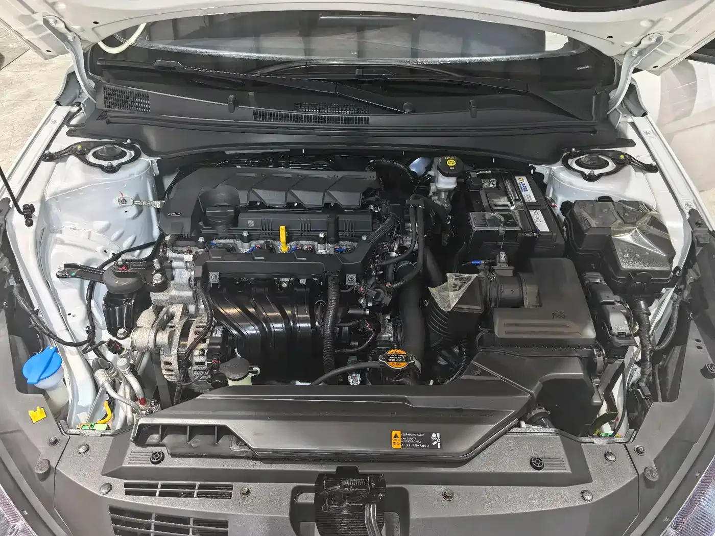 Hyundai Elantra 2022 1.5L CVT 20th Anniversary Edition — Фото автомобиля 8