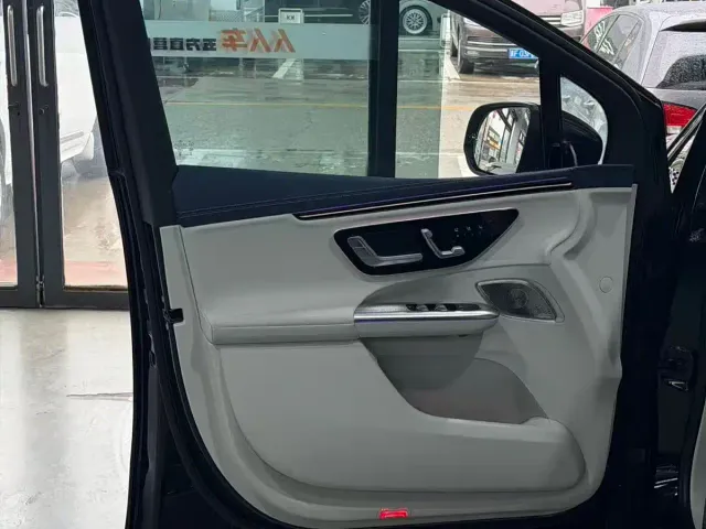 Mercedes-Benz Mercedes-Benz EQE SUV 2023 500 4MATIC — Фото автомобиля 5