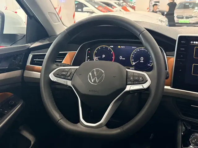 Volkswagen Bora — Фото автомобиля 15