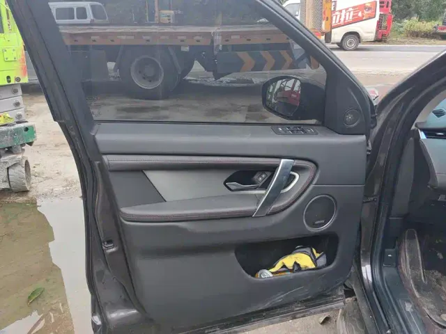 Land Rover Discovery Sport — Фото автомобиля 7
