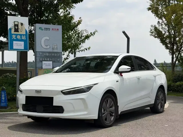 Фотография автомобиля — Geely Geometry A