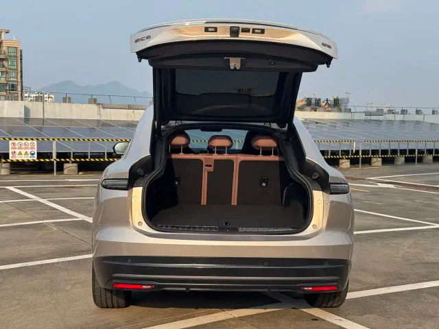 Nio EC6 — Фото автомобиля 12