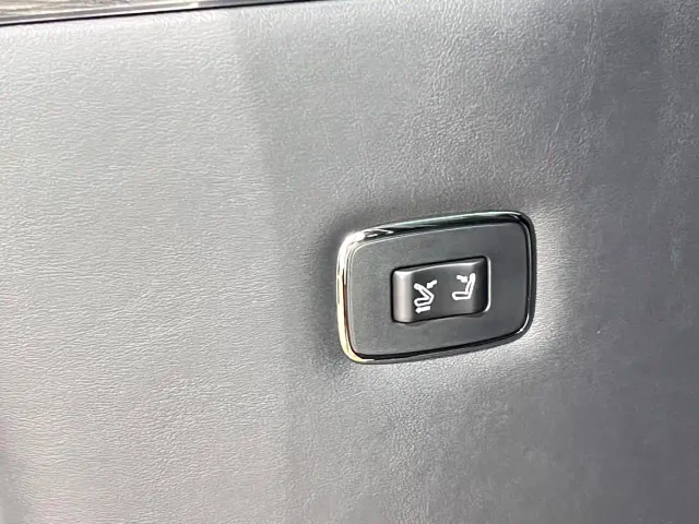 Lexus LM — Фото автомобиля 13