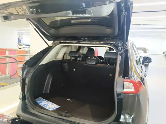 Toyota Wildlander — Фото автомобиля 18