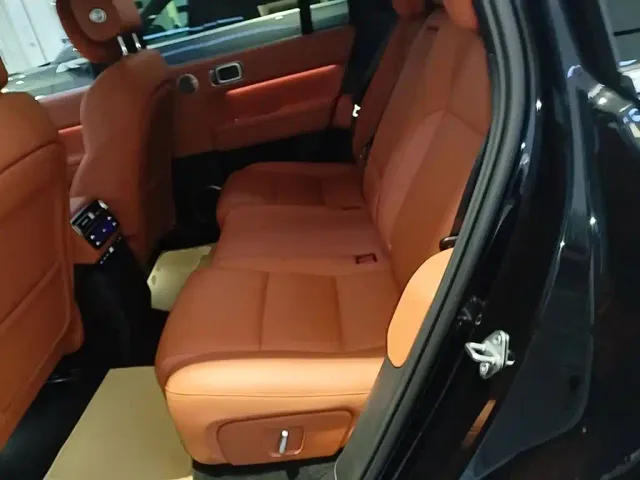 Li Auto L6 — Фото автомобиля 16