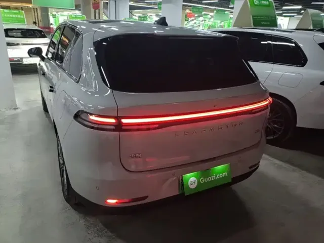 Leapmotor C10 — Фото автомобиля 5