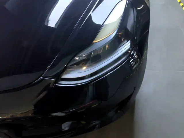 Tesla Model 3 — Фото автомобиля 23