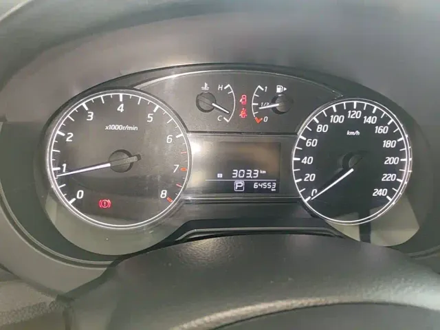 Nissan Tiida — Фото автомобиля 11