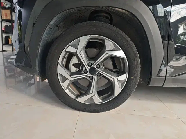 Geely Boyue L — Фото автомобиля 22