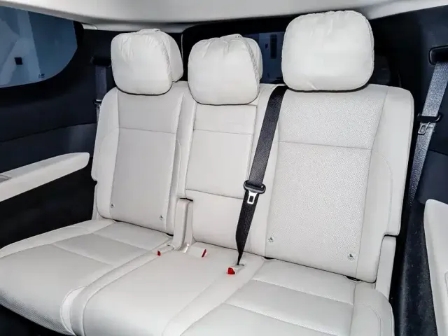 Li Auto MEGA — Фото автомобиля 11