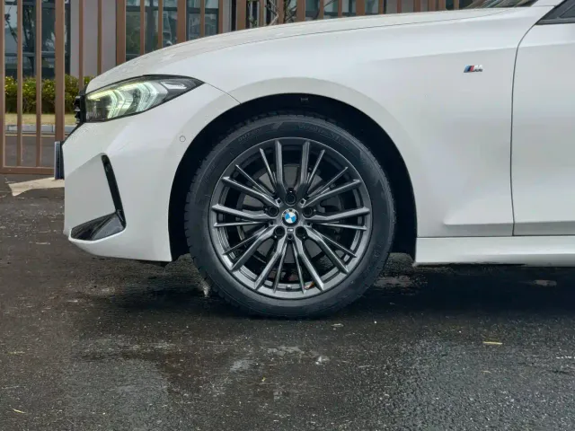 BMW 3 Series — Фото автомобиля 17