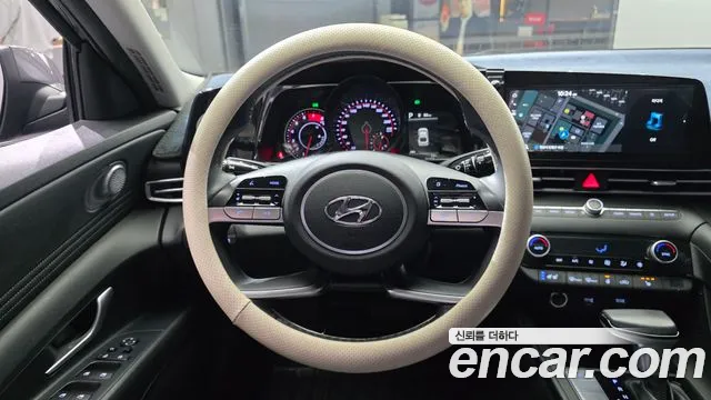 Hyundai AVANTE Avante (CN7) — Фото автомобиля 13