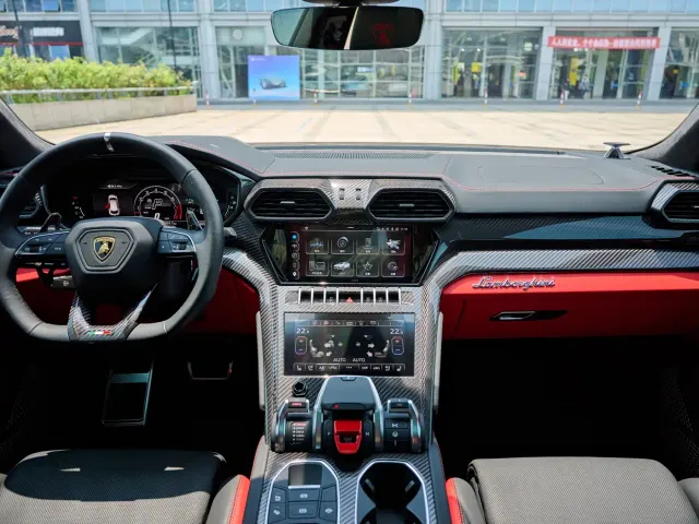 Lamborghini Urus — Фото автомобиля 16