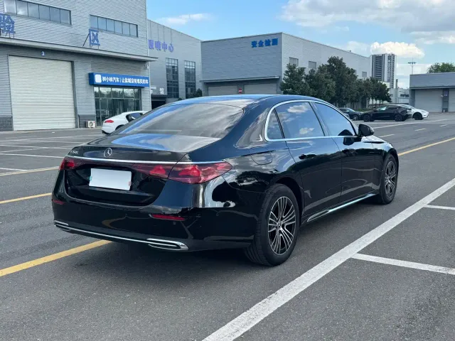 Mercedes-Benz E-Class — Фото автомобиля 15