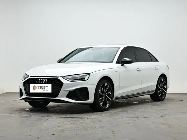 Фотография автомобиля — Audi A4L