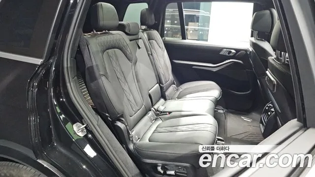 BMW X7 — Фото автомобиля 9