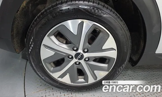 Kia Niro — Фото автомобиля 5