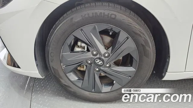 Hyundai Avante CN7 — Фото автомобиля 5