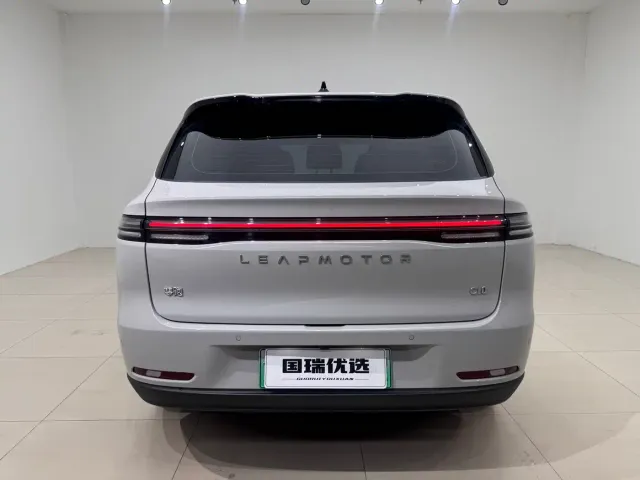 Leapmotor C10 — Фото автомобиля 5