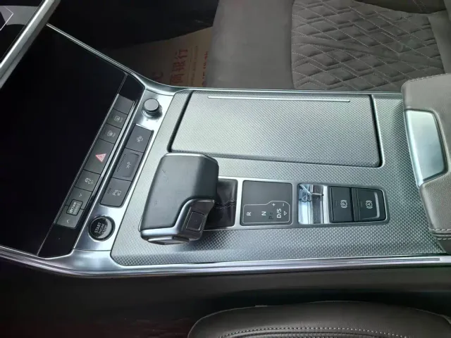 Audi A7L — Фото автомобиля 14