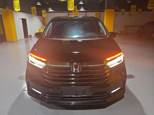 Honda Odyssey — Фото автомобиля 2