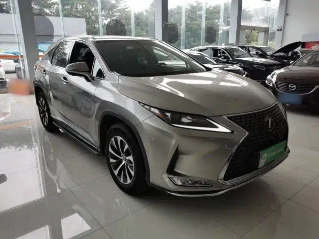 Lexus RX — Фото автомобиля 3